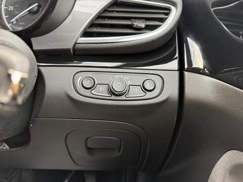 Vauxhall Mokka X 1.4i Turbo ecoTEC Design Nav SUV 5dr Petrol Manual Euro 6 (s/s) (140 ps) - U79917