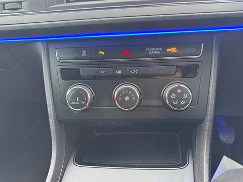 SEAT Leon 1.0 TSI SE Dynamic Hatchback 5dr Petrol Manual Euro 6 (s/s) (115 ps) - U79920