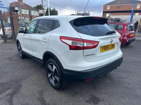 Nissan Qashqai 1.6 dCi N-Connecta 4WD Euro 6 (s/s) 5dr - U79925