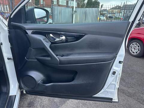 Nissan Qashqai 1.6 dCi N-Connecta 4WD Euro 6 (s/s) 5dr - U79925