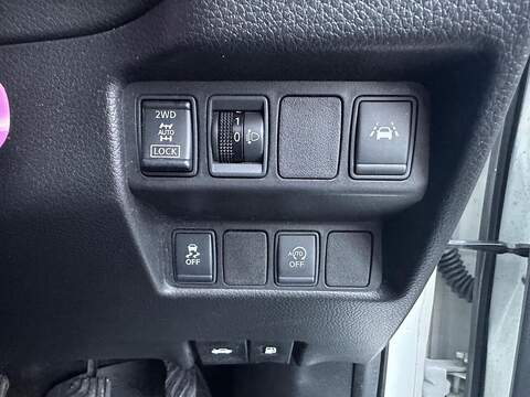 Nissan Qashqai 1.6 dCi N-Connecta 4WD Euro 6 (s/s) 5dr - U79925