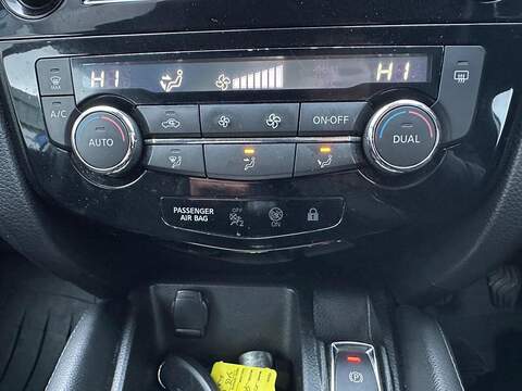 Nissan Qashqai 1.6 dCi N-Connecta 4WD Euro 6 (s/s) 5dr - U79925