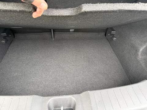 Nissan Juke 1.0 DIG-T Tekna DCT Auto Euro 6 (s/s) 5dr - U79926