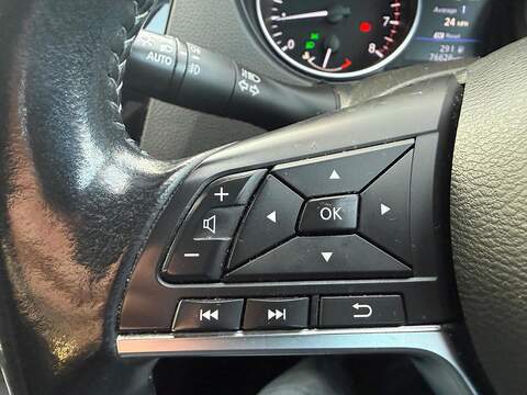 Nissan Qashqai 1.3 DIG-T Acenta Premium Euro 6 (s/s) 5dr - U79931