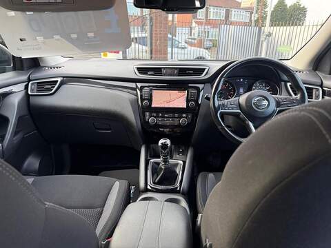 Nissan Qashqai 1.3 DIG-T Acenta Premium Euro 6 (s/s) 5dr - U79931
