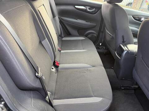 Nissan Qashqai 1.3 DIG-T Acenta Premium Euro 6 (s/s) 5dr - U79931