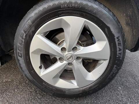 Nissan Qashqai 1.3 DIG-T Acenta Premium Euro 6 (s/s) 5dr - U79931