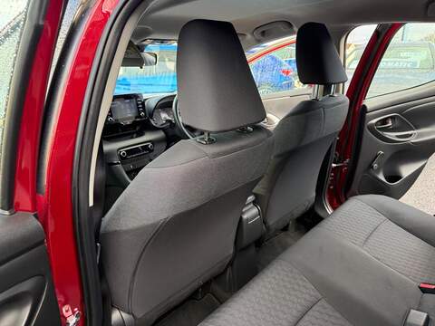 Toyota Yaris 1.5 VVT-h Icon E-CVT Euro 6 (s/s) 5dr - U79935