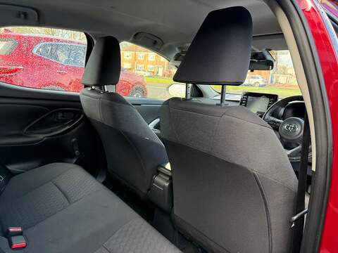 Toyota Yaris 1.5 VVT-h Icon E-CVT Euro 6 (s/s) 5dr - U79935