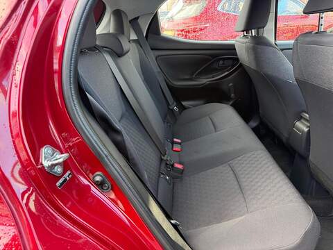 Toyota Yaris 1.5 VVT-h Icon E-CVT Euro 6 (s/s) 5dr - U79935