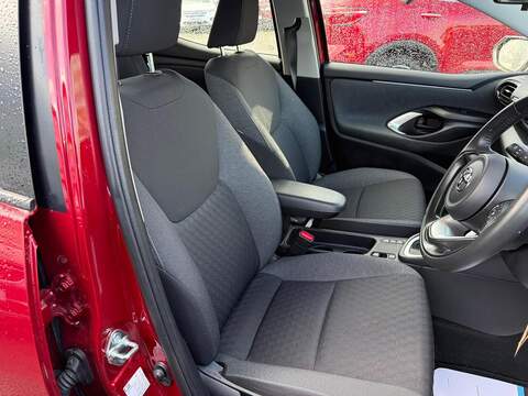 Toyota Yaris 1.5 VVT-h Icon E-CVT Euro 6 (s/s) 5dr - U79935