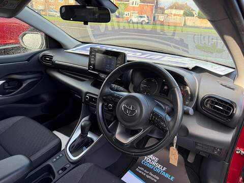 Toyota Yaris 1.5 VVT-h Icon E-CVT Euro 6 (s/s) 5dr - U79935