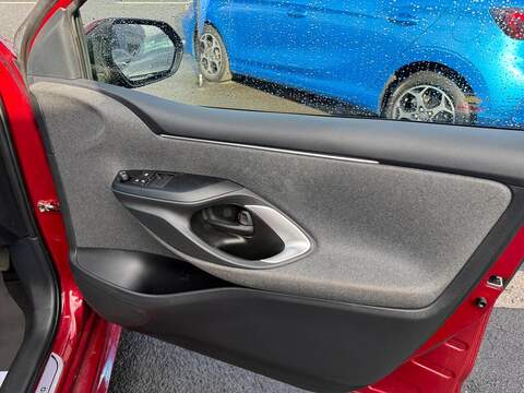 Toyota Yaris 1.5 VVT-h Icon E-CVT Euro 6 (s/s) 5dr - U79935