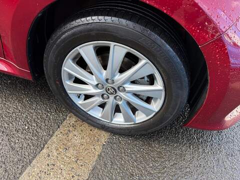 Toyota Yaris 1.5 VVT-h Icon E-CVT Euro 6 (s/s) 5dr - U79935