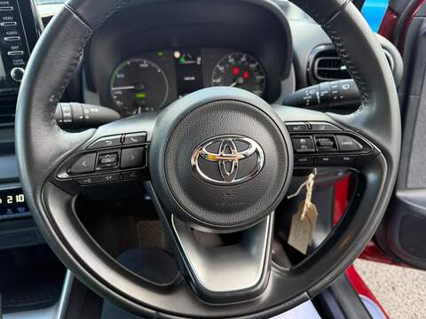 Toyota Yaris 1.5 VVT-h Icon E-CVT Euro 6 (s/s) 5dr - U79935
