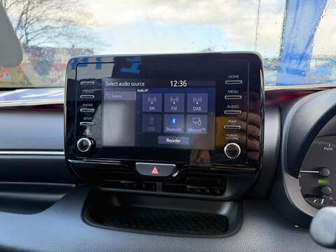 Toyota Yaris 1.5 VVT-h Icon E-CVT Euro 6 (s/s) 5dr - U79935