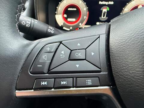 Nissan Juke 1.0 DIG-T N-Connecta SUV 5dr Petrol Manual Euro 6 (s/s) (114 ps) - U79937