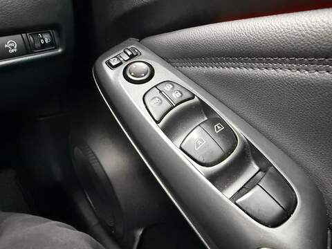 Nissan Juke 1.0 DIG-T N-Connecta SUV 5dr Petrol Manual Euro 6 (s/s) (114 ps) - U79937