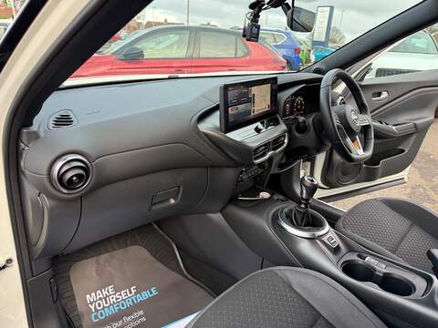 Nissan Juke 1.0 DIG-T N-Connecta SUV 5dr Petrol Manual Euro 6 (s/s) (114 ps) - U79937