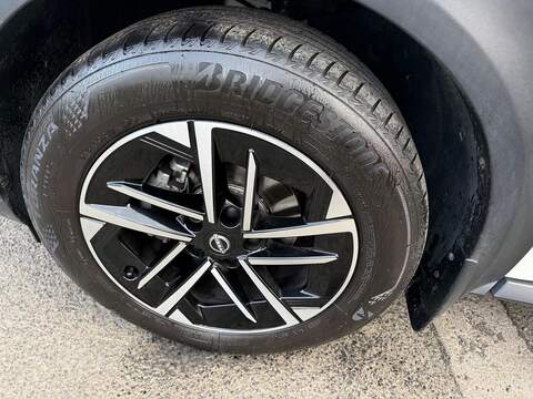 Nissan Juke 1.0 DIG-T N-Connecta SUV 5dr Petrol Manual Euro 6 (s/s) (114 ps) - U79937