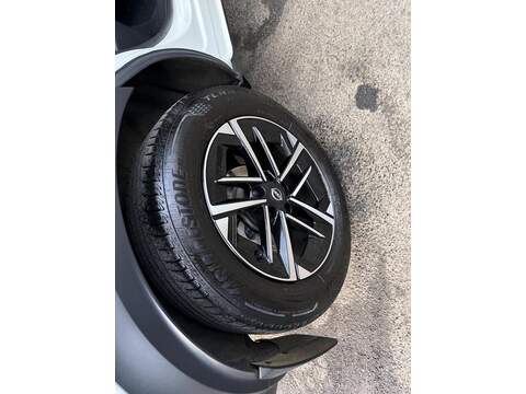 Nissan Juke 1.0 DIG-T N-Connecta SUV 5dr Petrol Manual Euro 6 (s/s) (114 ps) - U79937