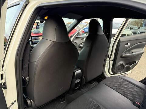 Nissan Juke 1.0 DIG-T N-Connecta SUV 5dr Petrol Manual Euro 6 (s/s) (114 ps) - U79937