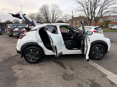 Nissan Juke 1.0 DIG-T N-Connecta SUV 5dr Petrol Manual Euro 6 (s/s) (114 ps) - U79937