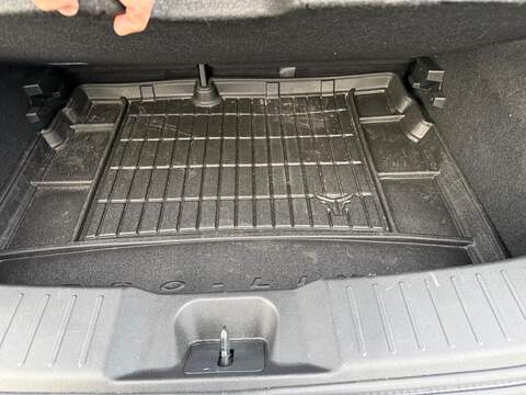 Nissan Juke 1.0 DIG-T N-Connecta SUV 5dr Petrol Manual Euro 6 (s/s) (114 ps) - U79937