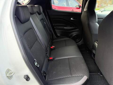 Nissan Juke 1.0 DIG-T N-Connecta SUV 5dr Petrol Manual Euro 6 (s/s) (114 ps) - U79937