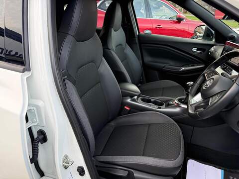Nissan Juke 1.0 DIG-T N-Connecta SUV 5dr Petrol Manual Euro 6 (s/s) (114 ps) - U79937