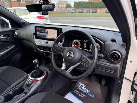 Nissan Juke 1.0 DIG-T N-Connecta SUV 5dr Petrol Manual Euro 6 (s/s) (114 ps) - U79937