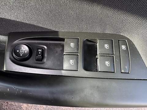 Vauxhall Astra 1.6 CDTi ecoTEC BlueInjection SRi VX Line Nav Euro 6 5dr - U79940