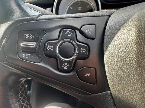 Vauxhall Astra 1.6 CDTi ecoTEC BlueInjection SRi VX Line Nav Euro 6 5dr - U79940