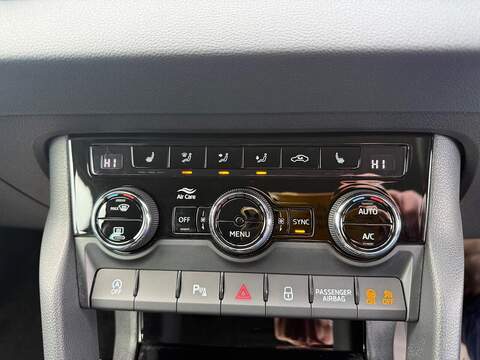 Skoda Karoq 1.5 TSI ACT SE L DSG Euro 6 (s/s) 5dr - U79946