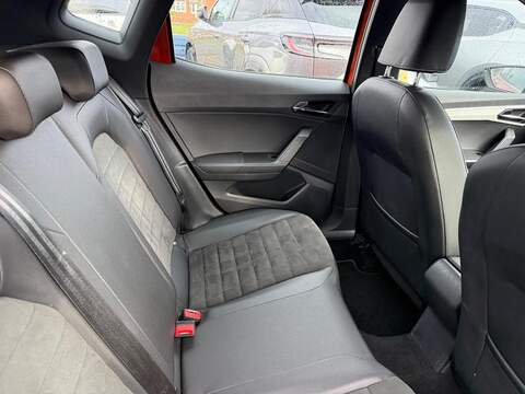 SEAT Arona 1.6 TDI XCELLENCE Lux SUV 5dr Diesel DSG Euro 6 (s SUV 1.6 Automatic Diesel - U79948