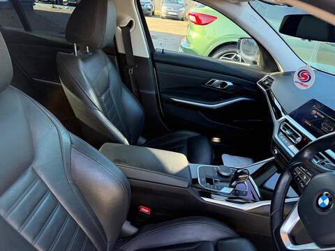 BMW 3 Series 2.0 320i Sport Saloon 4dr Petrol Auto Euro 6 (s/s) (184 ps) - U79951