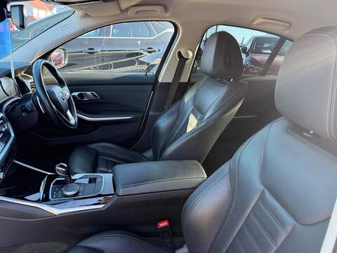 BMW 3 Series 2.0 320i Sport Saloon 4dr Petrol Auto Euro 6 (s/s) (184 ps) - U79951