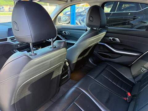 BMW 3 Series 2.0 320i Sport Saloon 4dr Petrol Auto Euro 6 (s/s) (184 ps) - U79951