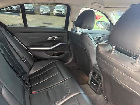 BMW 3 Series 2.0 320i Sport Saloon 4dr Petrol Auto Euro 6 (s/s) (184 ps) - U79951