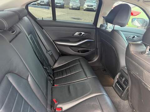 BMW 3 Series 2.0 320i Sport Saloon 4dr Petrol Auto Euro 6 (s/s) (184 ps) - U79951