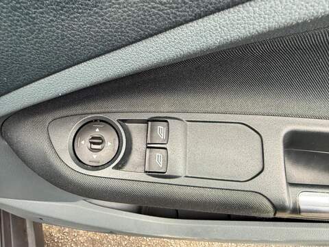 Ford C-Max TDCi Zetec MPV 1.6 Manual Diesel - U79960