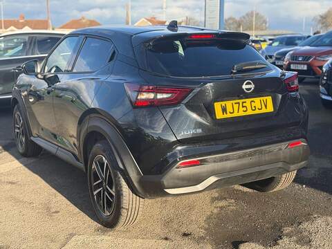 Nissan Juke 1.0 DIG-T N-Connecta DCT Auto Euro 6 (s/s) 5dr - U79964