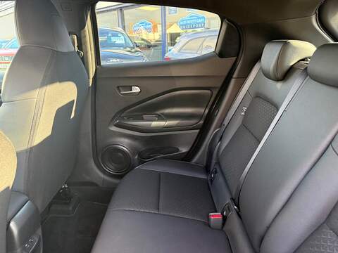 Nissan Juke 1.0 DIG-T N-Connecta DCT Auto Euro 6 (s/s) 5dr - U79964