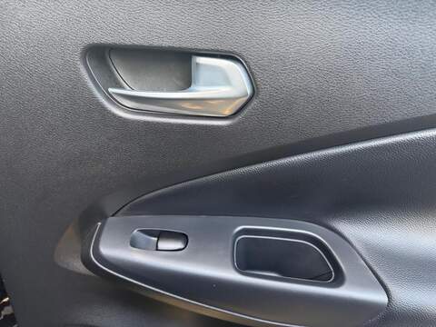 Nissan Juke 1.0 DIG-T N-Connecta DCT Auto Euro 6 (s/s) 5dr - U79964