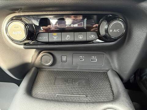 Nissan Juke 1.0 DIG-T N-Connecta DCT Auto Euro 6 (s/s) 5dr - U79964