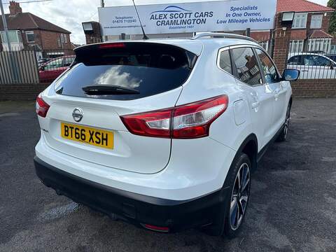 Nissan Qashqai 1.6 DIG-T Tekna 2WD Euro 6 (s/s) 5dr - U79977