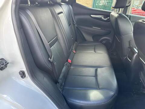 Nissan Qashqai 1.6 DIG-T Tekna 2WD Euro 6 (s/s) 5dr - U79977