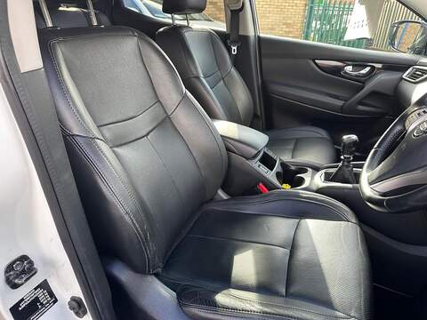 Nissan Qashqai 1.6 DIG-T Tekna 2WD Euro 6 (s/s) 5dr - U79977