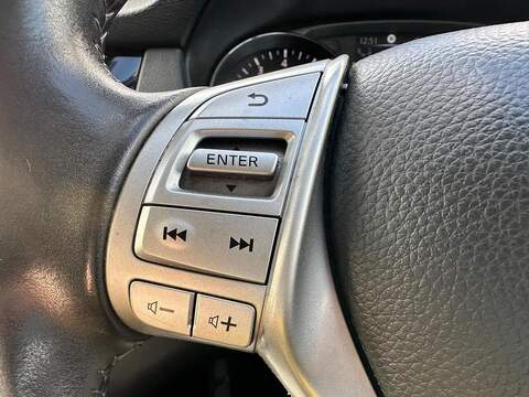 Nissan Qashqai 1.6 DIG-T Tekna 2WD Euro 6 (s/s) 5dr - U79977