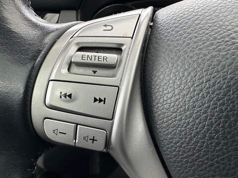 Nissan Qashqai 1.5 dCi N-Vision 2WD Euro 6 (s/s) 5dr - U79978